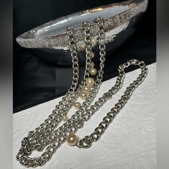 Women Chunky Chain Belt with Faux Pearl Dangles Silver Tone Triple Chain Front - Picture 2 of 8